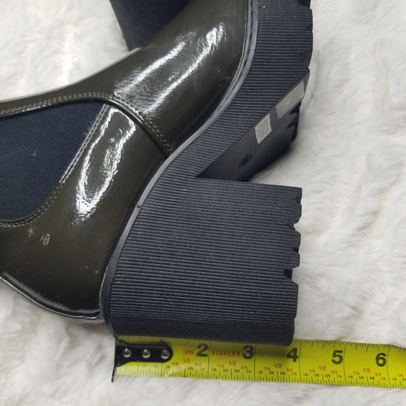 Topshop Bree High Unit Platform Lug Boot in Olive - Picture 2 of 6